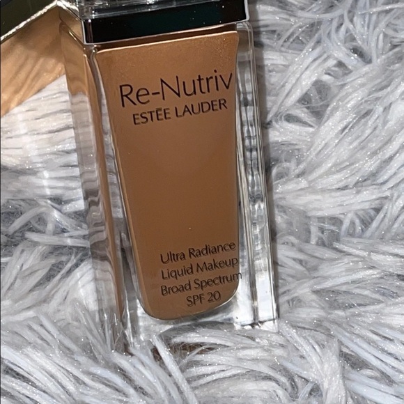 Estée Lauder ultra radiance liquid makeup -6W1 - Picture 5 of 10